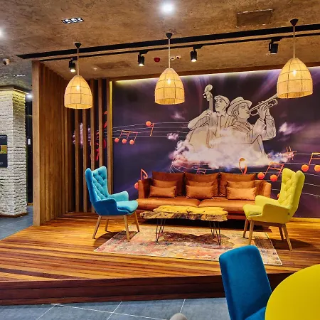 Ξενοδοχείο Ibis Airport 4*