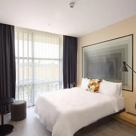 Ξενοδοχείο Ibis Airport 4*