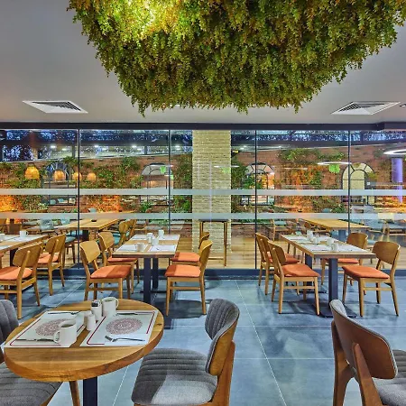 Ibis Airport Hotell Istanbul
