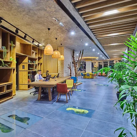Hotell Ibis Airport 4*