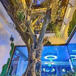 Ibis Airport 4*