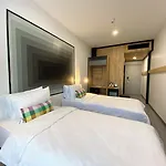 Ibis Airport 4*