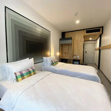 Ibis Airport 4*