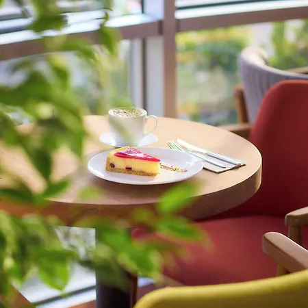 Ibis Airport 4*