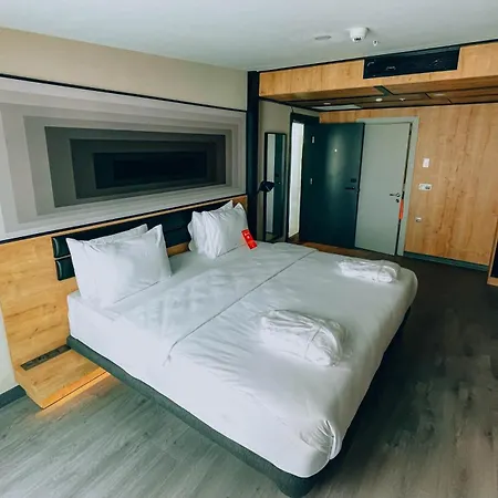 Hotel Ibis Airport