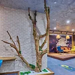 Ibis Airport Hotel 4*