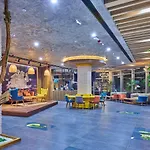 Ibis Airport 4*